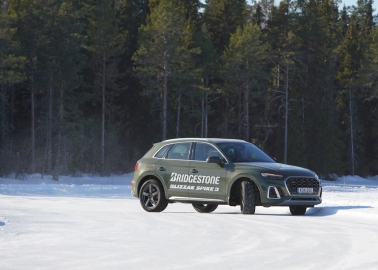 Bridgestone Introduces Studded Winter Tyre