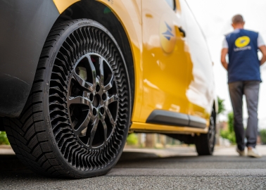 La Poste vans to run Michelin Uptis tyre next year