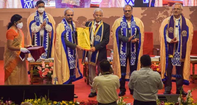 Dr R Mukhopadhyay Conferred With  IIT Distinguished Alumnus Award 2020