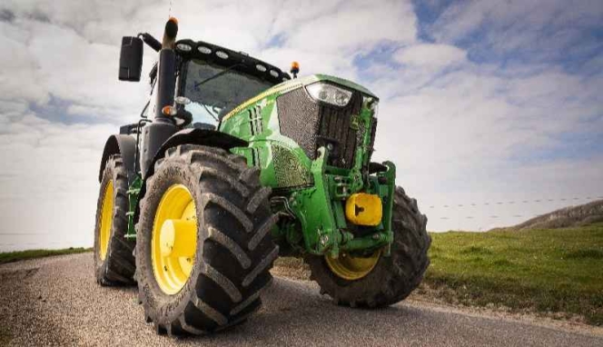 John Deere 6M And 6R Tractors Now Available With Continental Agricultural Tyres