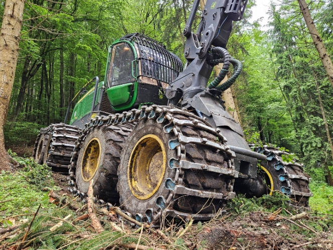 Yokohama-ATG Simplifies Track Changes for Foresters with Alliance 643 Tyre